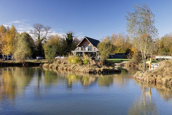 Lake Pochard Waterside Cafe