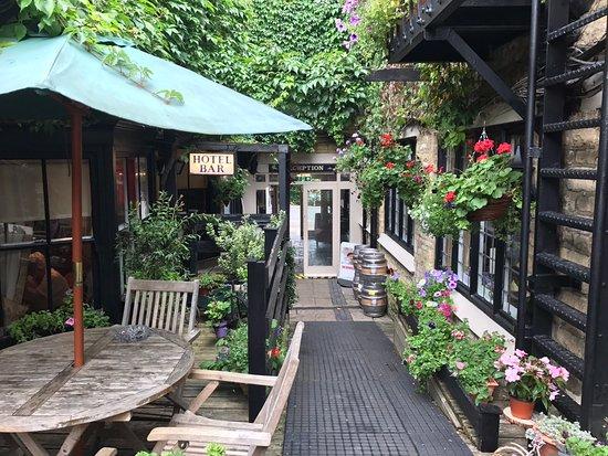 The Crown and Cushion