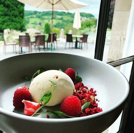 Burleigh Court Restaurant